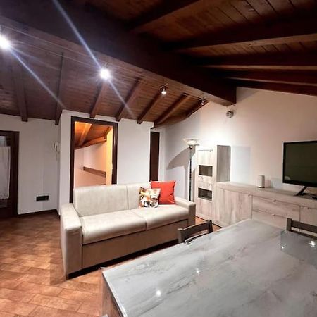 Home 26, Near The Lake Valmadrera Bagian luar foto