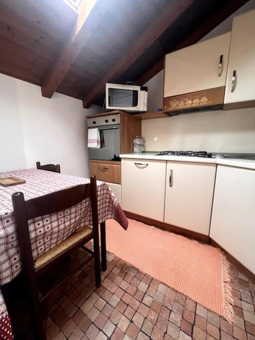 Home 26, Near The Lake Valmadrera Bagian luar foto